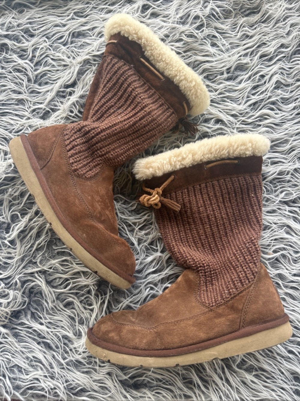 UGG Brown Crochet Knit Suburb Sheepskin Top Boot S/N 5124- USA SIZE 9.